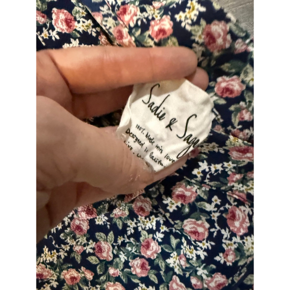 Sadie and Sage Floral Skirt Small - Picture 3 of 3